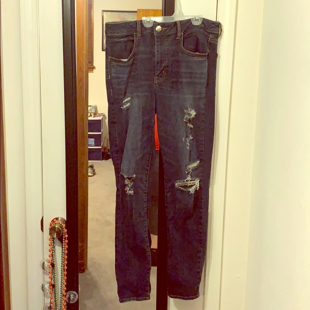 Distressed Super Stretch AEO Hi-Rise Jegging